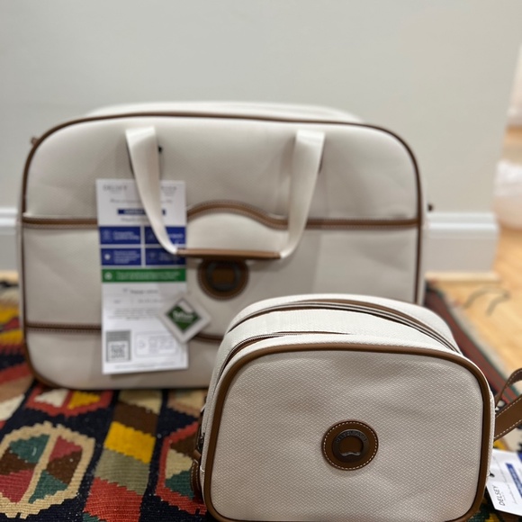 Delsey Chatelet Air 2.0 luxurious 4 piece white suitcase set - new/still in box - Picture 3 of 5